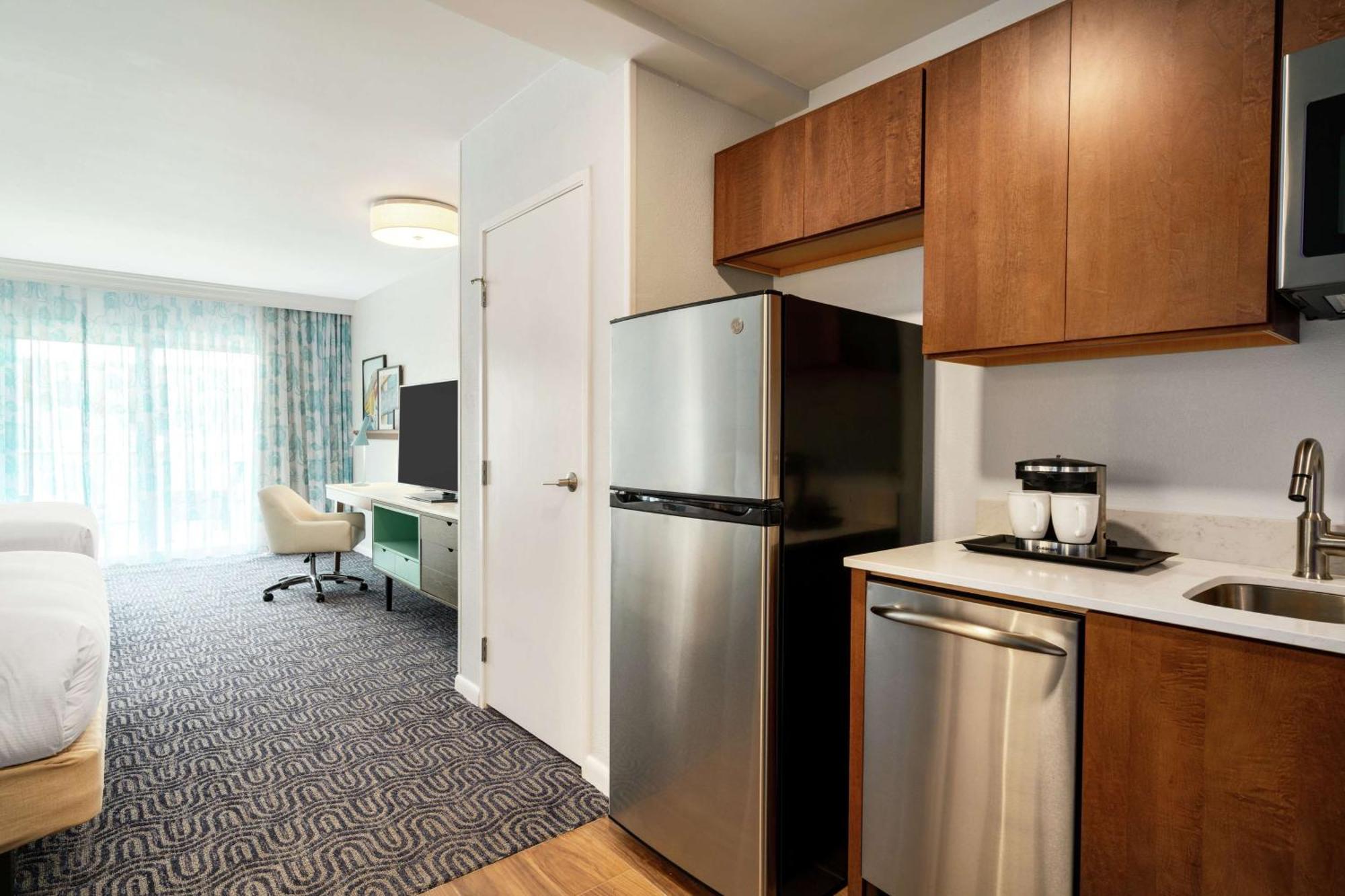 Doubletree By Hilton Ocean City Oceanfront Exterior photo