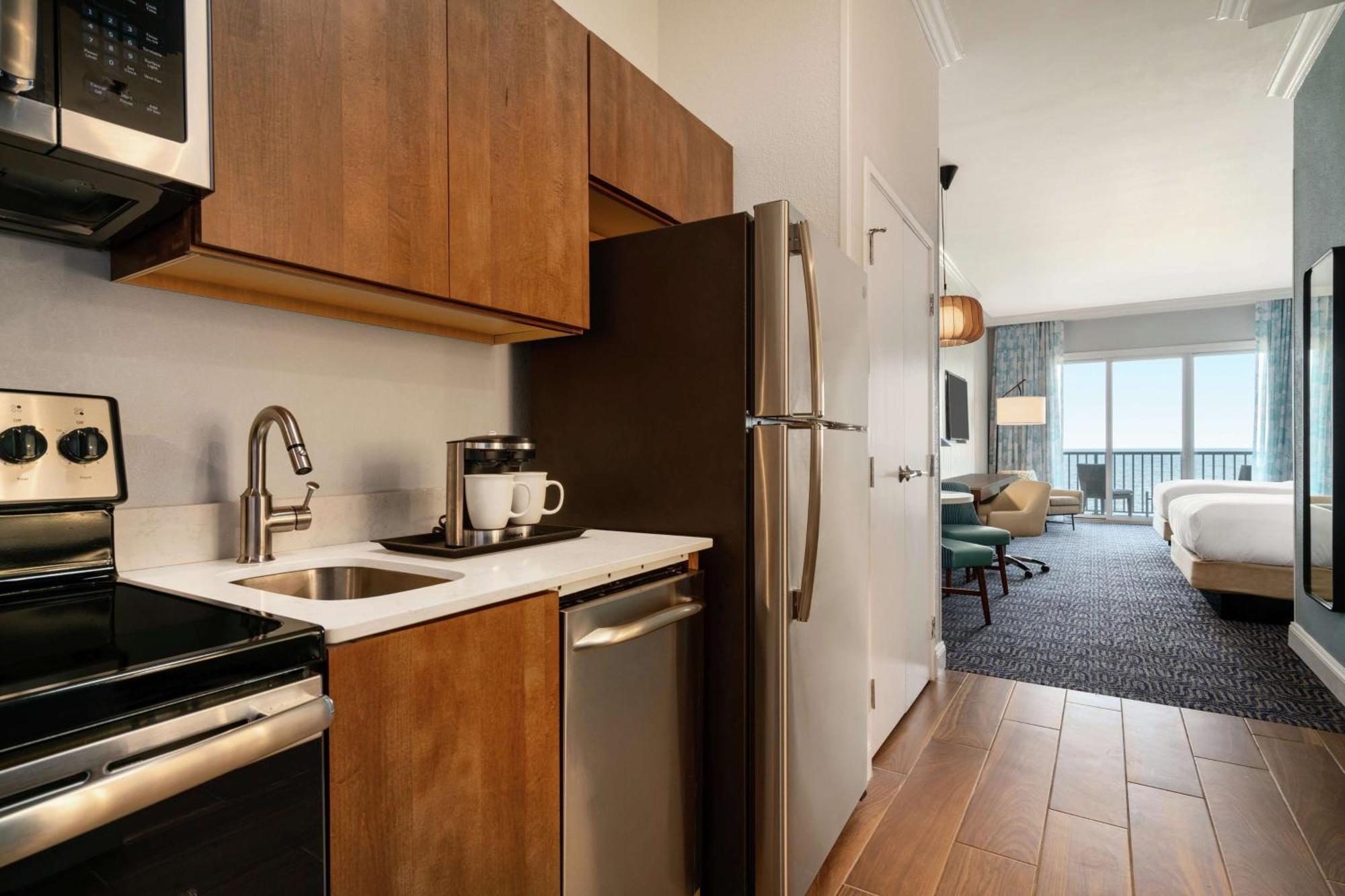 Doubletree By Hilton Ocean City Oceanfront Exterior photo