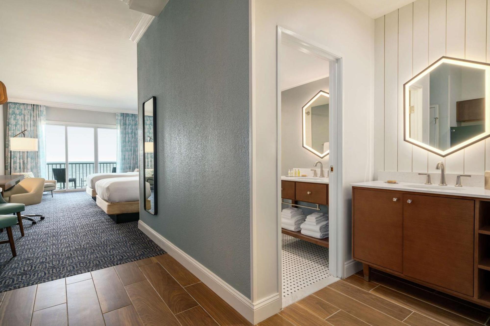 Doubletree By Hilton Ocean City Oceanfront Exterior photo