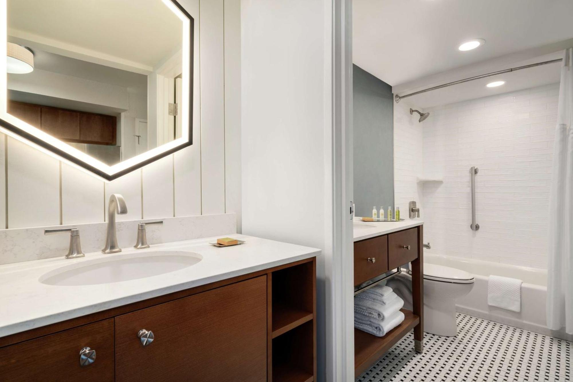 Doubletree By Hilton Ocean City Oceanfront Exterior photo